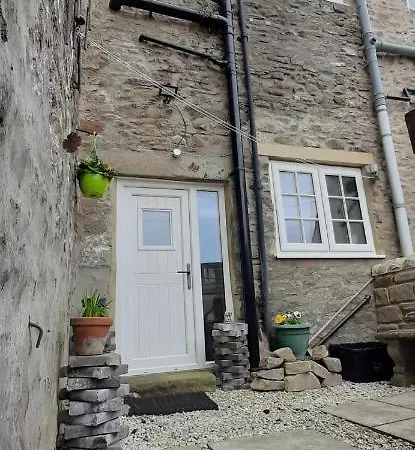 16th Century 1 Bedroom *