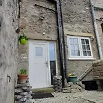 16th Century 1 Bedroom *